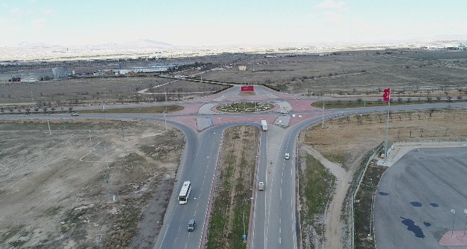 Konya Büyükşehir’den Aksaray Yolu Aslım Caddesi girişine köprülü kavşak