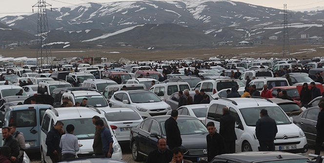 İkinci el otomobile bakan çok alan yok