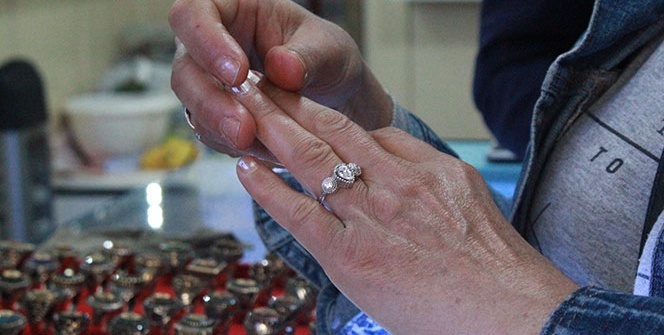 Altın fiyatları uçtu vatandaş gümüş takıya yöneldi