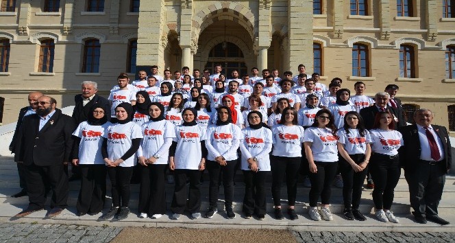 81 ilden 81 genç Çanakkale türküsü için bir araya geldi