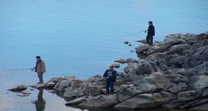 Beyşehir Gölü’nde yasak dönemde olta avcılığı da yasak