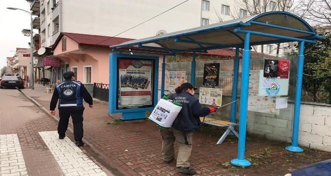 Cide’de Korana Virüs tedbirleri kapsamında her yer dezenfekte ediliyor