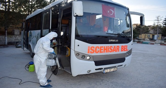 İscehisar Belediyesi toplu taşıma araçlarını dezenfekte etti