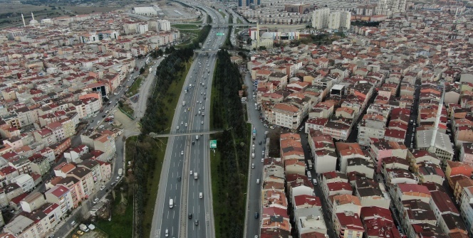 İstanbul trafiğine "korona virüs" etkisi drone ile görüntülendi