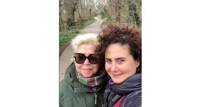 Ünlü oyuncu İngiltere’den Türkiye’ye son uçakla gelebildiğini söyledi