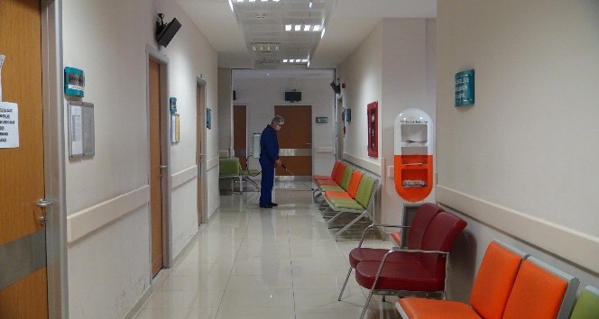 Ermenek Devlet Hastanesi korona virüsüne karşı dezenfekte edildi