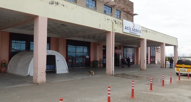 Gazi Yaşargil Eğitim ve Araştırma Hastanesi girişinde triyaj alanı oluşturuldu