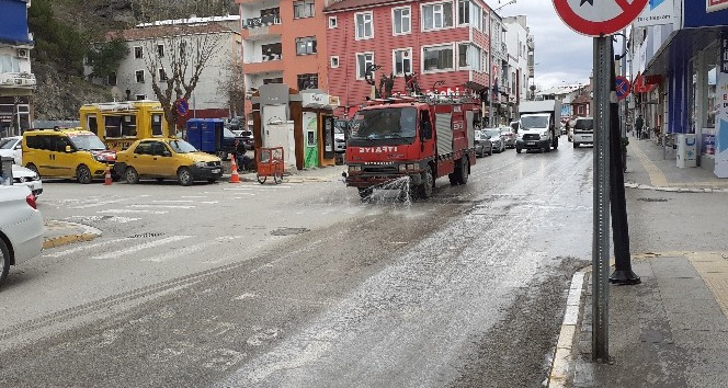 Osmancık’ta caddeler yıkandı