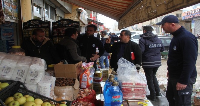 Başkale zabıtası korona virüs önlemlerini denetledi