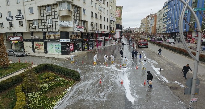 Çorum’da Belediye, tüm cadde ve sokakları yıkadı