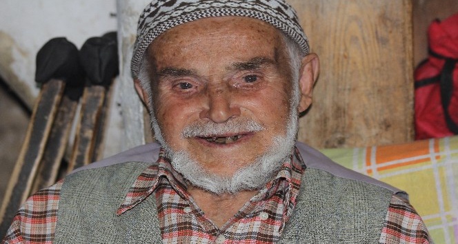 (ÖZEL) ’Küçük Mustafa’ lakaplı Mustafa dede, 125 yaşında öldü