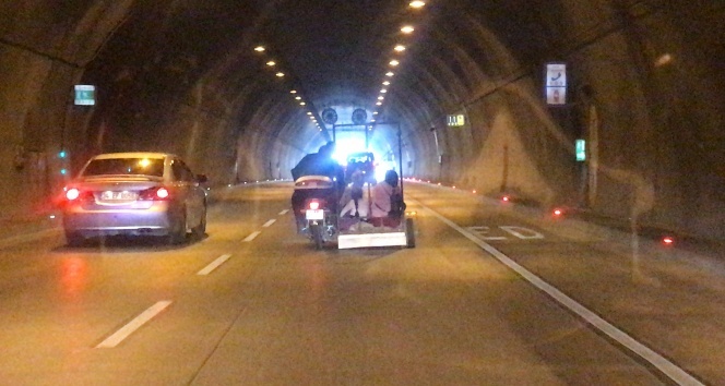 Kağıthane Tüneli’nde tehlikeli yolculuk