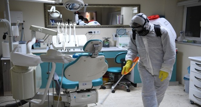 Kartepe Belediyesi Diş Hastanesini dezenfekte etti