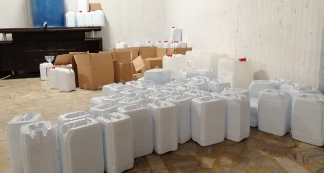 Tonlarca sahte deterjan ve dezenfektan satışa hazır halde bulundu