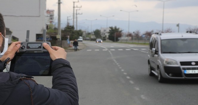 Sokağa çıkma yasağı olan vatandaşlar ‘drone’ ile denetlendi