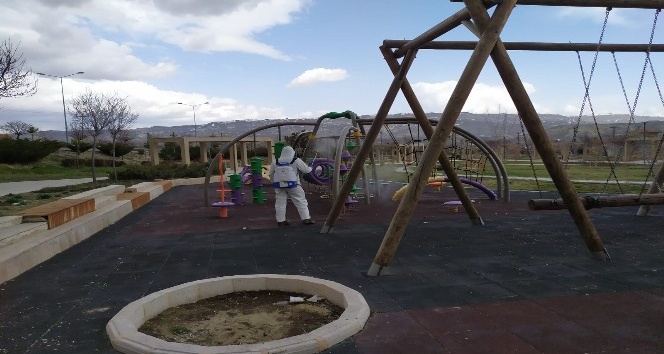 Ürgüp’te çocuk parkları dezenfekte edildi