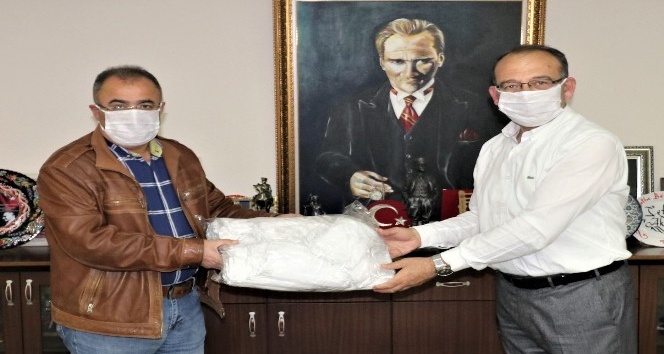 Başkan Çetin Akın’dan meslek odalarına maske yardımı
