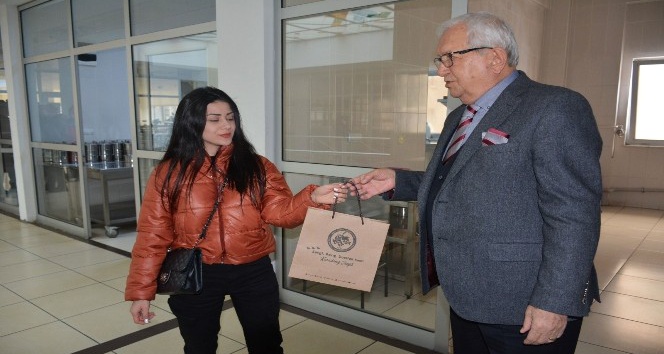 Posbıyık’tan gazetecilere virüsten korunma çantası