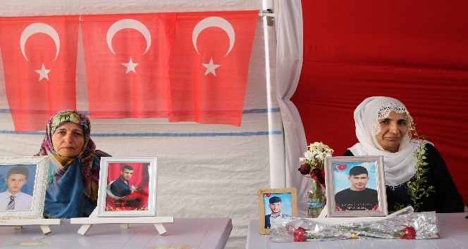 HDP önündeki ailelerin evlat nöbeti 205’inci gününde