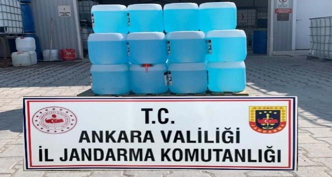 Jandarma 460 litre kaçak dezenfektan malzemesi ele geçirdi