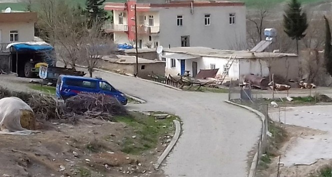 Jandarma korona nedeniyle bir köye giriş ve çıkışları yasakladı