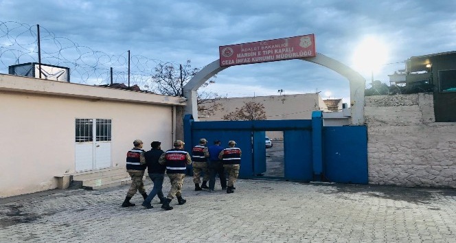 Mardin ve Batman’da iki terörist saklandıkları evde yakaladı