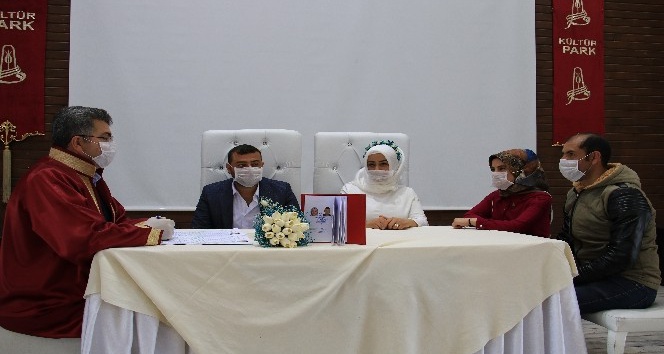 Nikah törenlerinde sıkı korona virüs önlemi