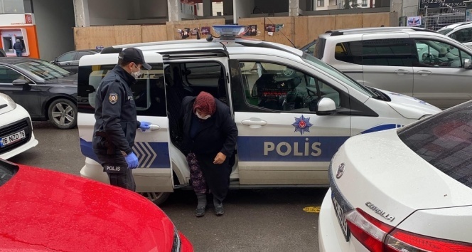 Bankadan para çekmek isteyen 77 yaşındaki kadının yardımına polisler koştu