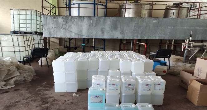 Malatya’da 2 ton 600 litre sahte dezenfektan ele geçirildi