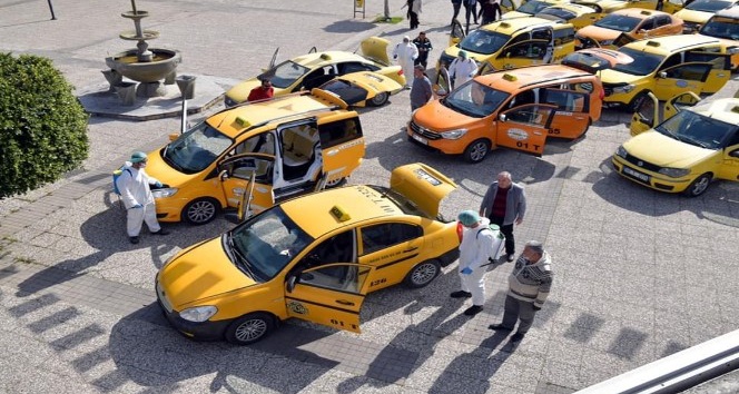 Çukurova’da taksiler dezenfekte edildi