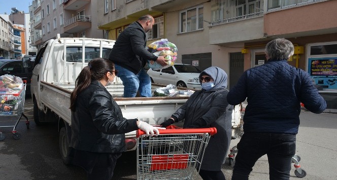 Sinop’ta 30 aileye yaşam destek kolisi