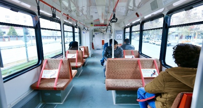 Gaziantep’te otobüs ve tramvaylara sosyal mesafe şeridi