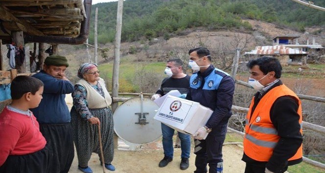 Adana’da ihtiyacı olan 5 bin 50 haneye ulaşıldı, ihtiyaçları karşılandı