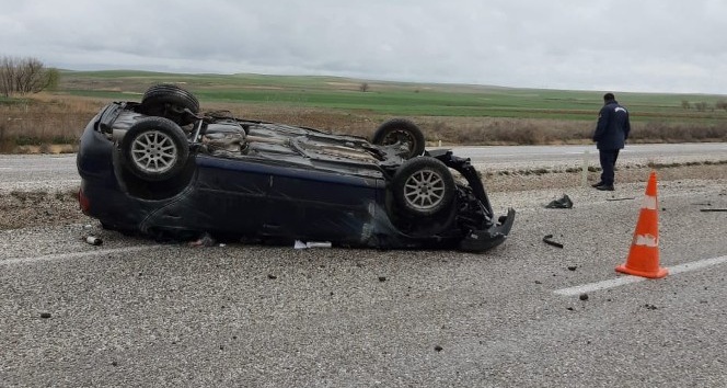 Otomobil karşı şeride geçip ters devrildi: 1 yaralı