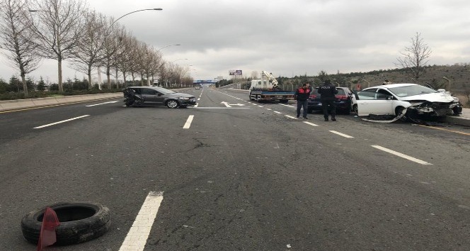 Ankara’da zincirleme trafik kazası: 2 yaralı