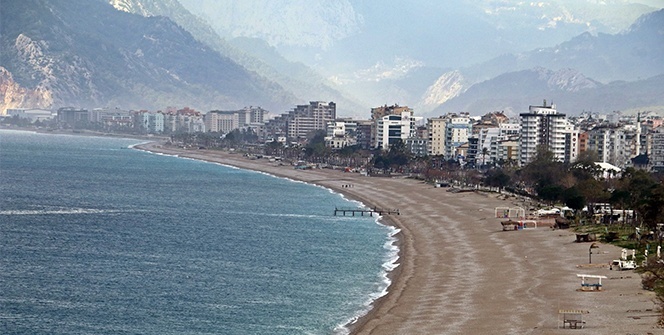 Dünyaca ünlü sahil ıssız kaldı