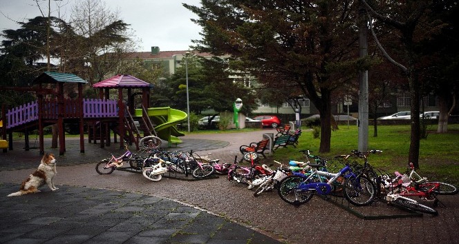 Çocuk bisikletleri korona virüsle yalnız kaldı