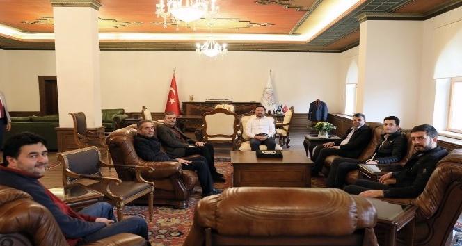 Belediye Meclis üyeleri “Gönül Kumbarası” iyilik harekatına destek verdi