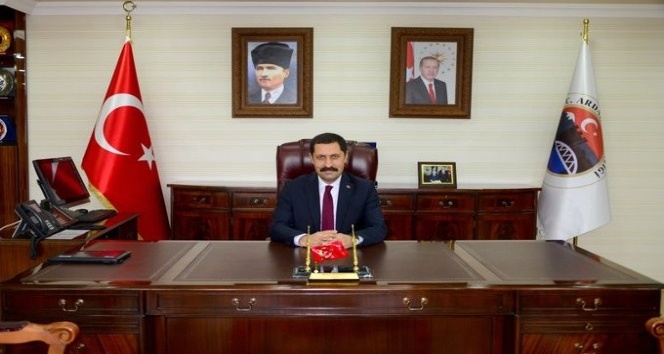 Vali Masatlı ve Ardahanlı Gazetecilerden Milli Dayanışma Kampanyası’na destek