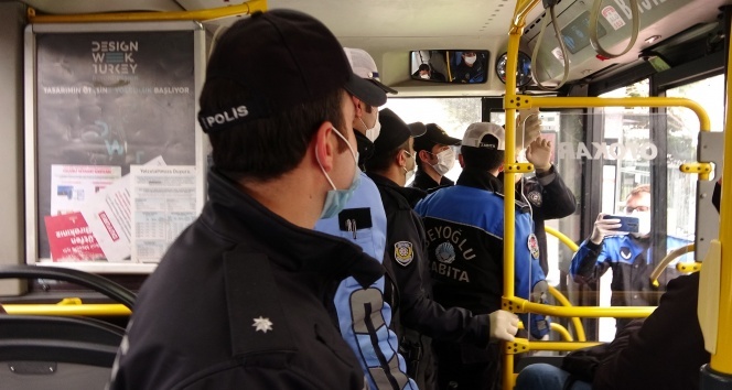 İstanbul polisinden toplu taşımadaki yolculara “sosyal mesafe” uyarısı