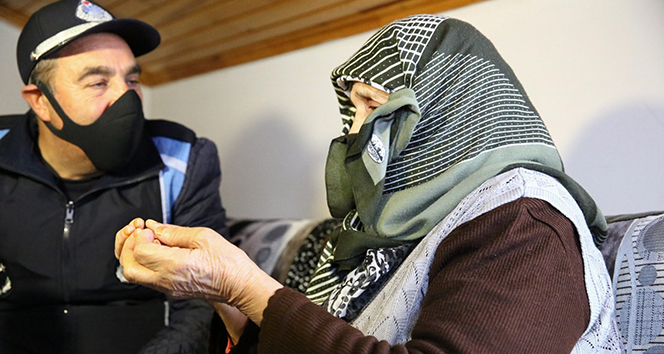 Yaşlı kadına Kürtçe tercümanlı yardım