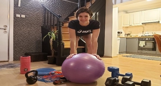 Beyza Arıcı: "Spor yapmaktan vazgeçmeyelim ve hareketsiz kalmayalım"
