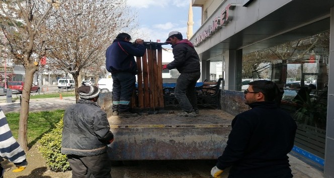 Avanos’ta banklar kaldırıldı