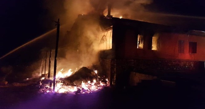 Kartal’ın eski Belediye Başkanı Öz’ün malikanesinde yangın çıktı