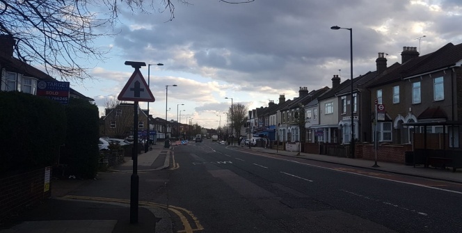 İngiltere sokakları sessiz