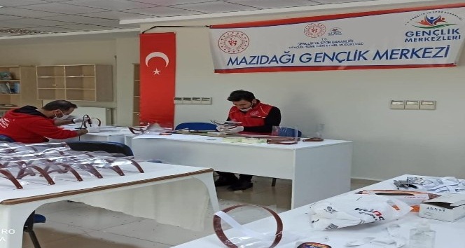 Mazıdağı Gençlik Merkezinde yüz korucuyu siper üretimine başlandı