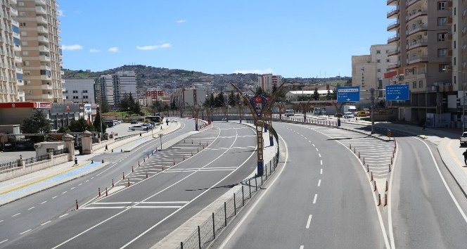 Mardin kurallara uydu, cadde ve sokaklar boş kaldı