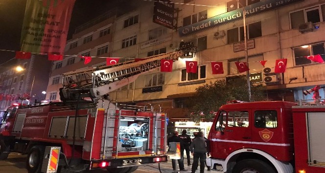 Isparta'da Gece Saatlerinde Korkutan Yangın - Isparta