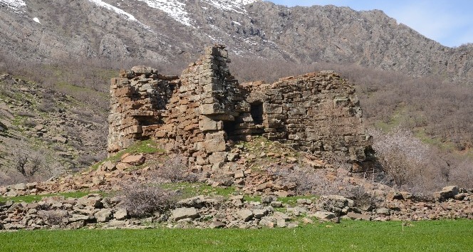 Korona virüs, tarihi yapılara ziyaretleri engelledi