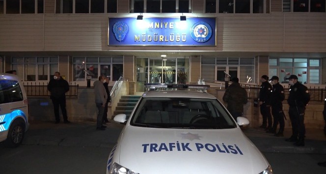 Kırıkkale’de gece yarısı kumar operasyonu: 14 kişiye sosyal mesafe cezası